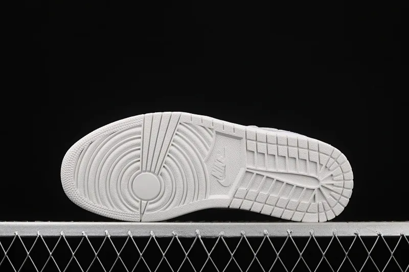 All categories Air Jordan Jordan series basketball shoes Air Jordan 1 Low Y version Air Jordan 1 Low AJ1 Joe 1 low-top top layer leather cultural and leisure sports sneakers CV3043-100